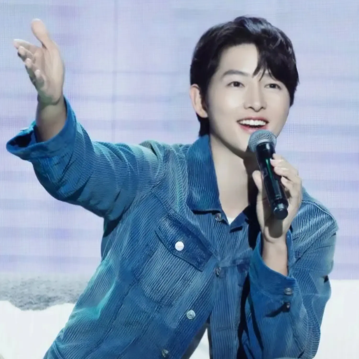 Foto kegiatan terbaru dari Song Joongki