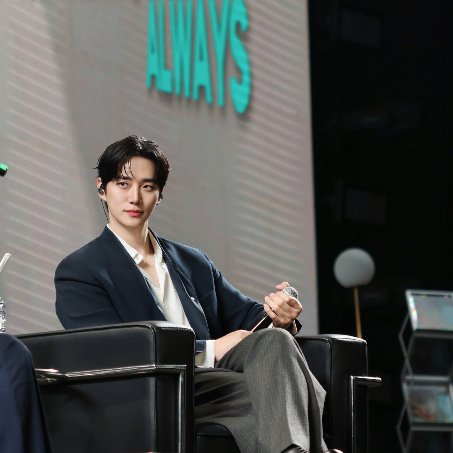 Momen yang diabadikan oleh penggemar Lee Junho