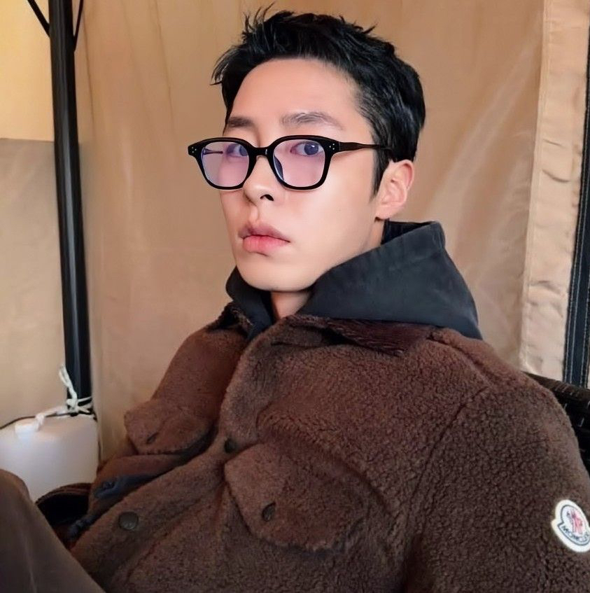 Recent activity shot of Lee Jaewook