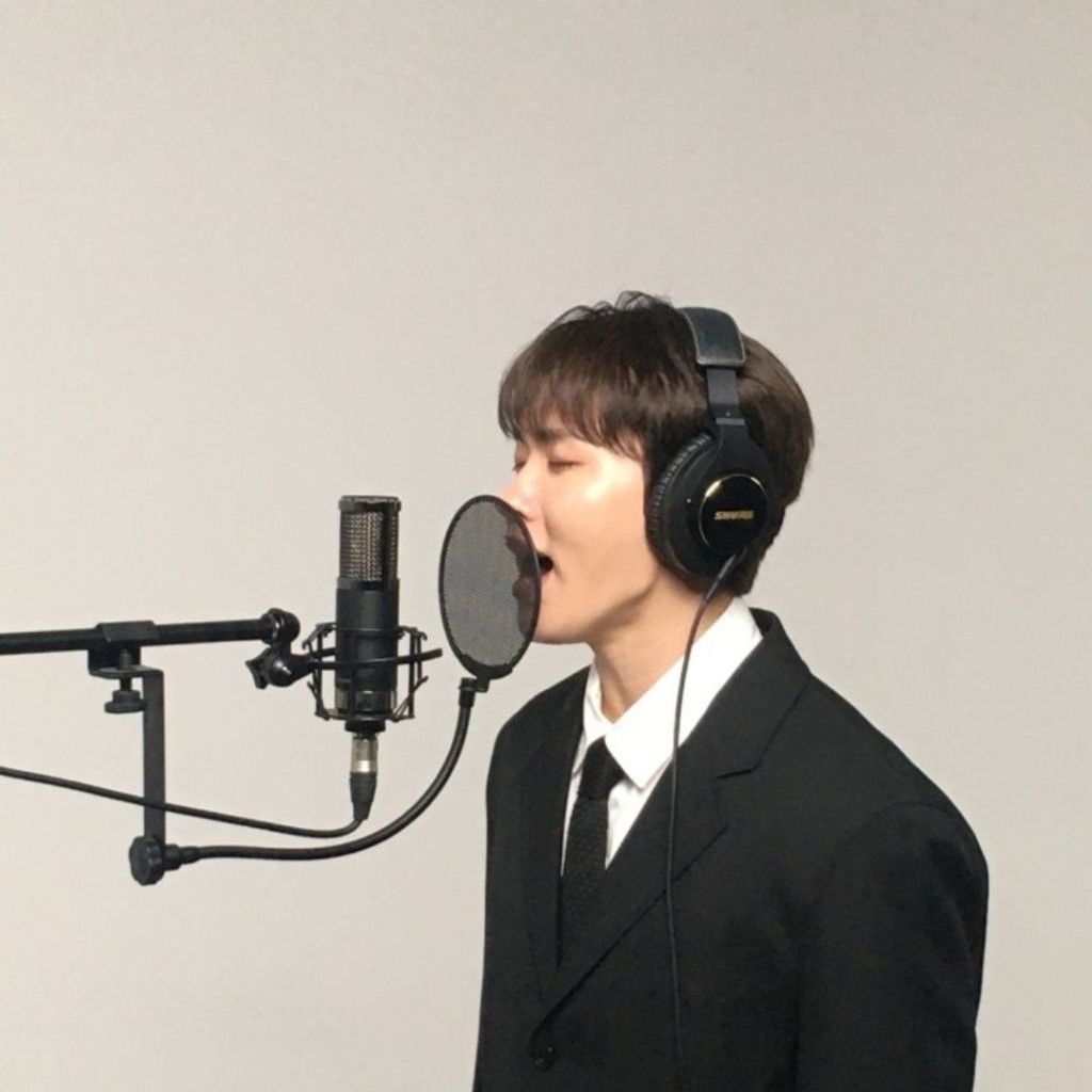 Behind-the-scenes cut of Lee Byeongchan