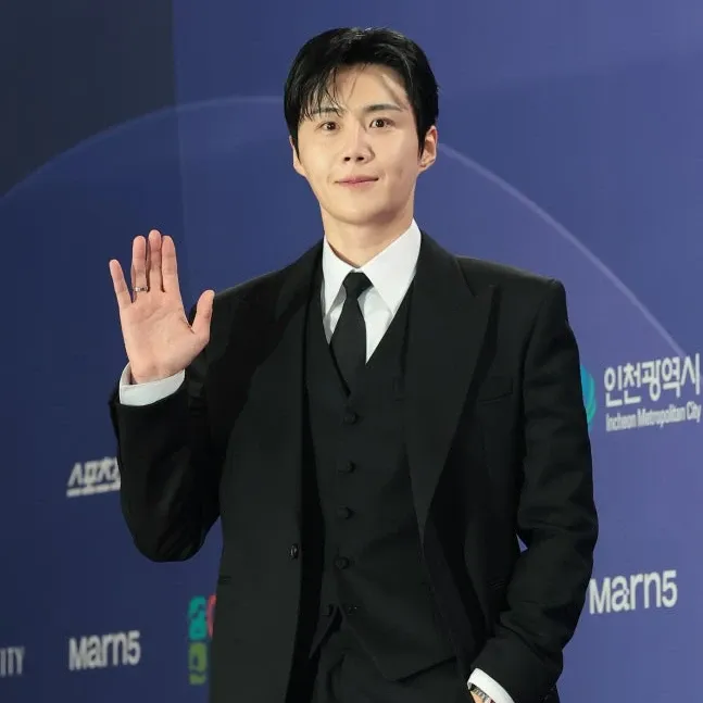 김선호 최근 활동샷