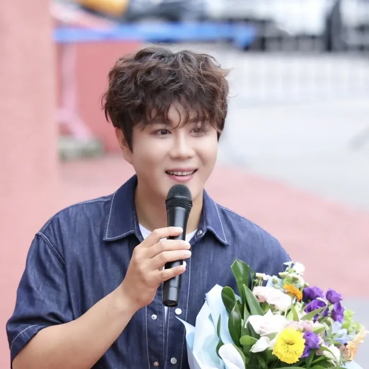 진해성의 비하인드 컷