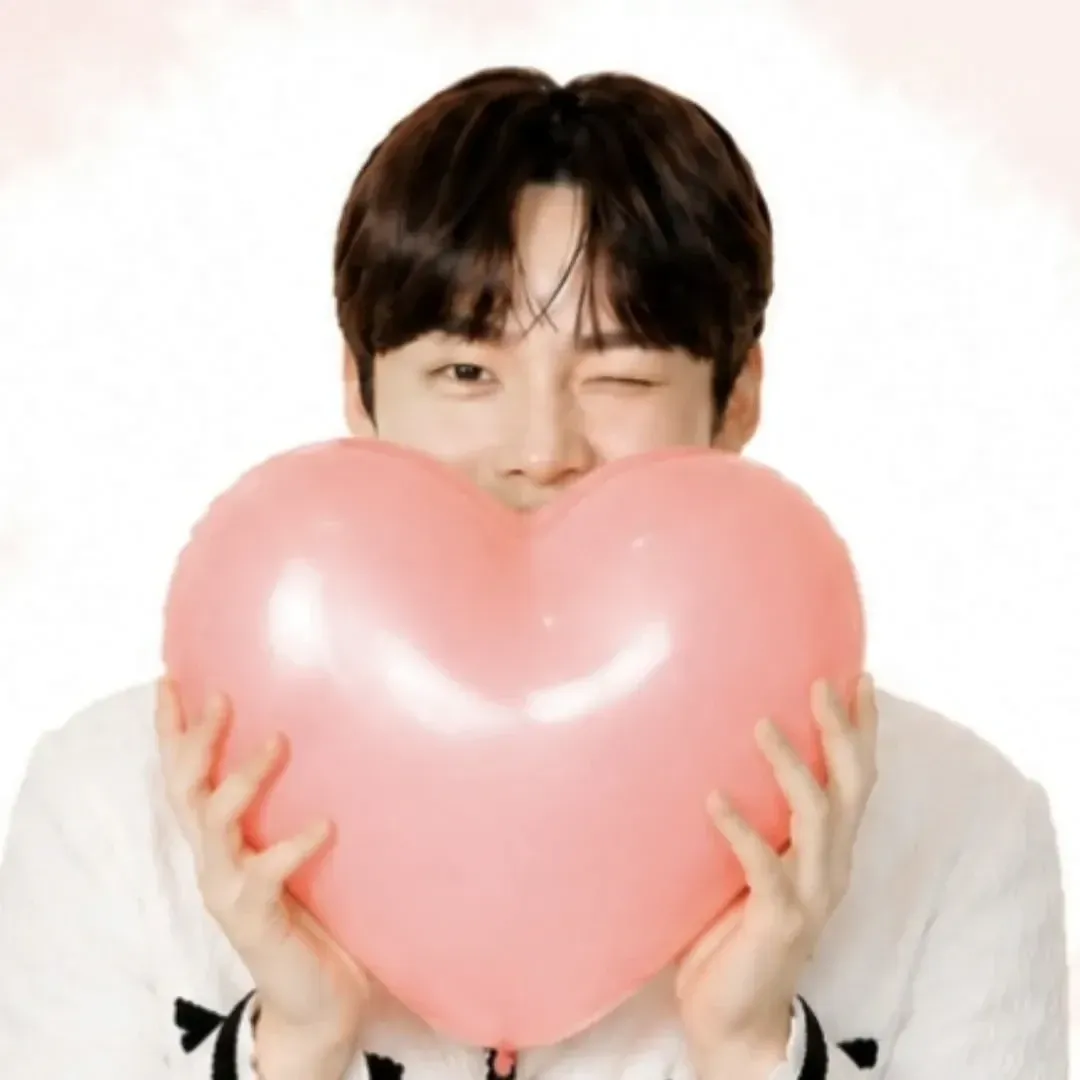 Behind-the-scenes cut of Park Seojin