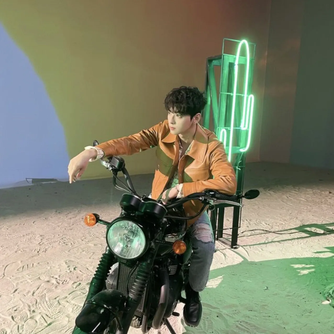Recent activity shot of Cha Eunwoo