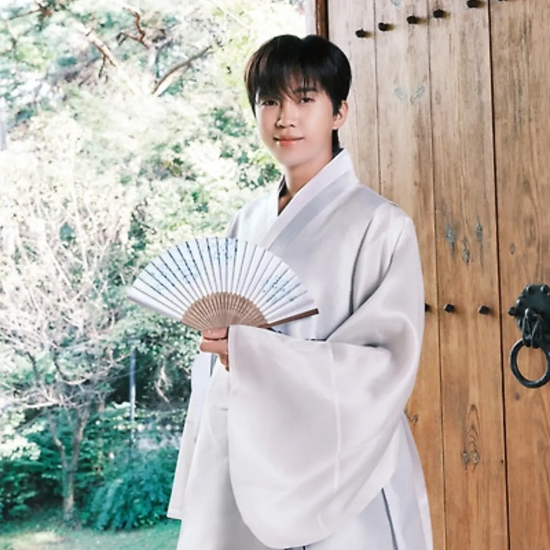 Cuplikan di balik layar dari Lim Youngwoong