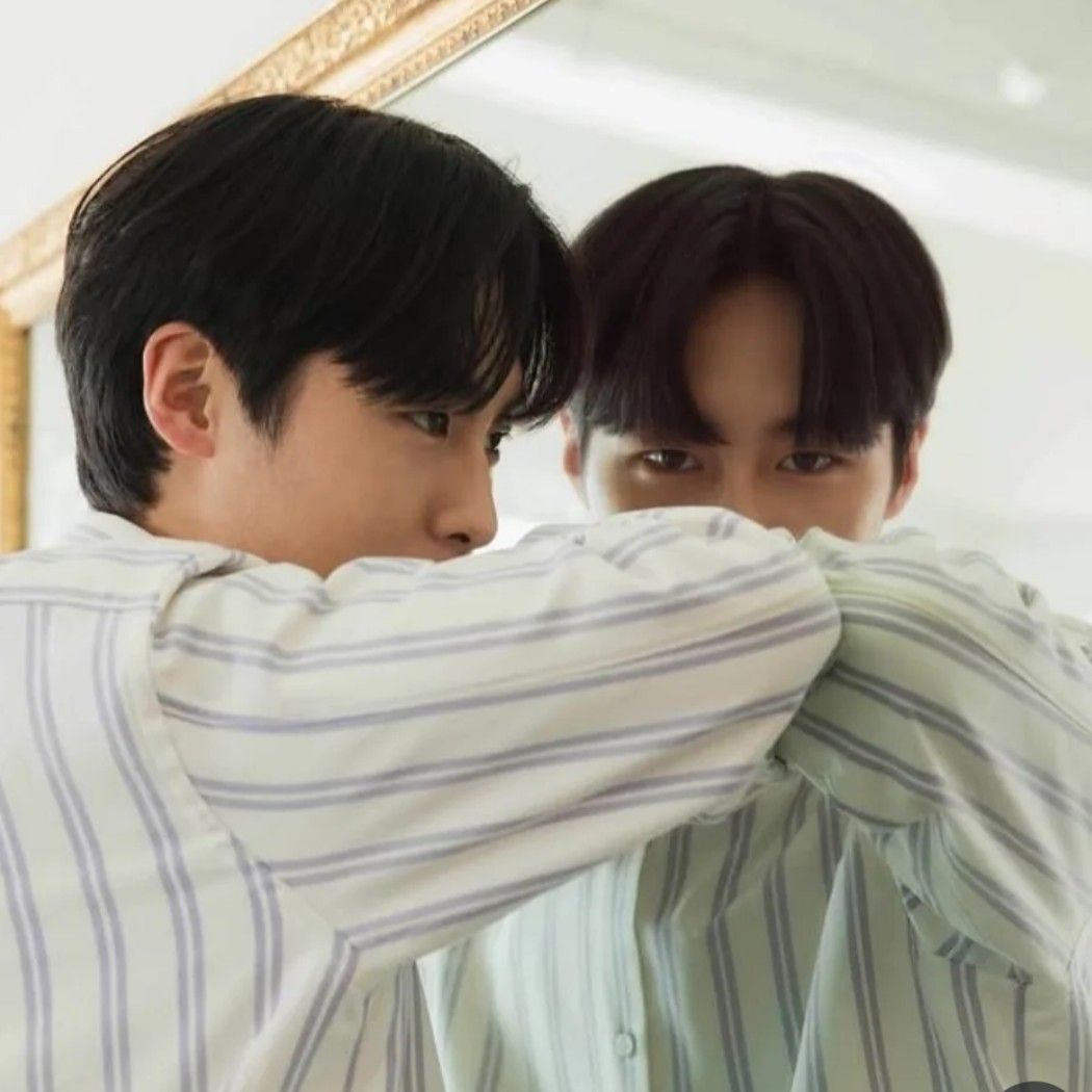 Behind-the-scenes cut of Lee Jaewook