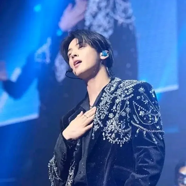 A moment captured by a fan of Cha Eunwoo