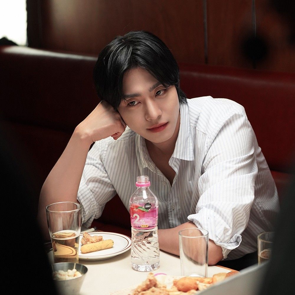 粉丝拍下的安孝燮瞬间