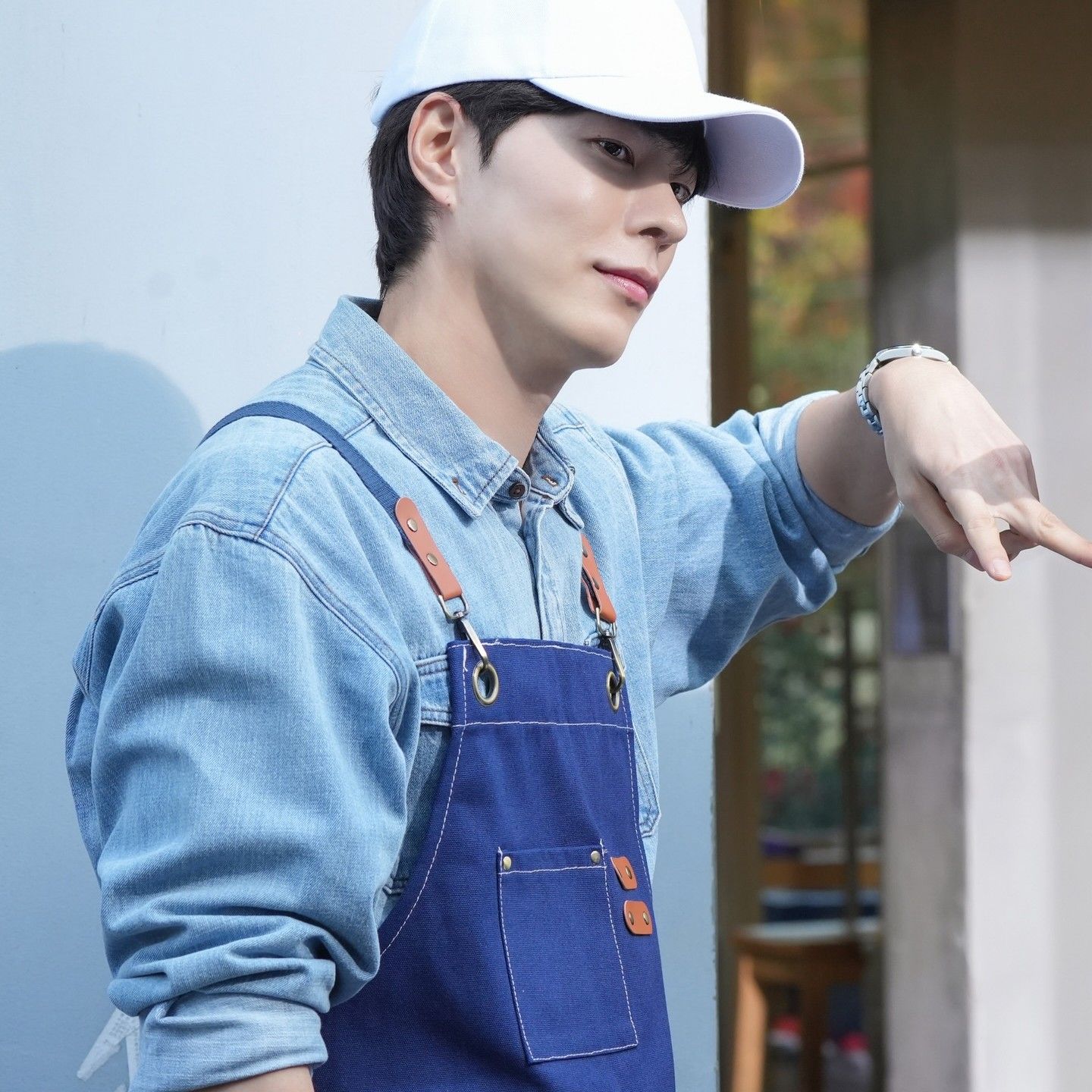 Latest photo of Hong Jonghyun