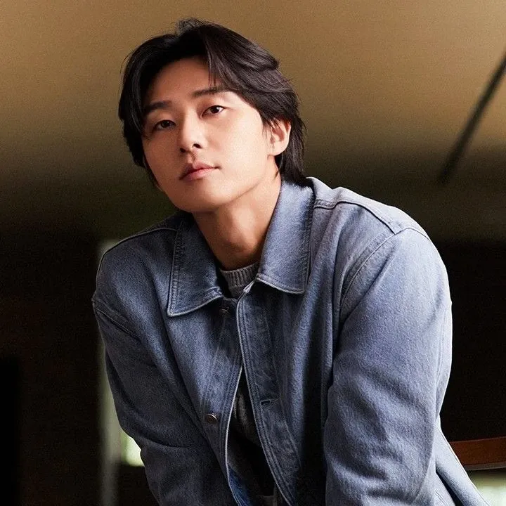 A moment captured by a fan of Park Seojoon