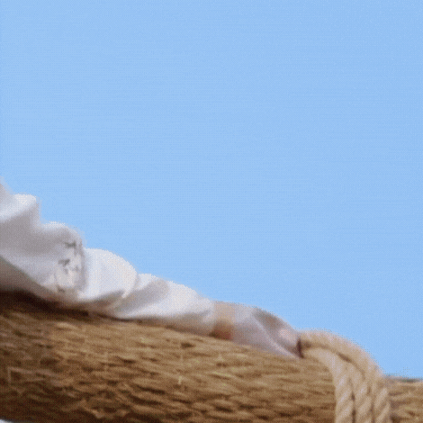 Behind-the-scenes cut of Park Minyoung