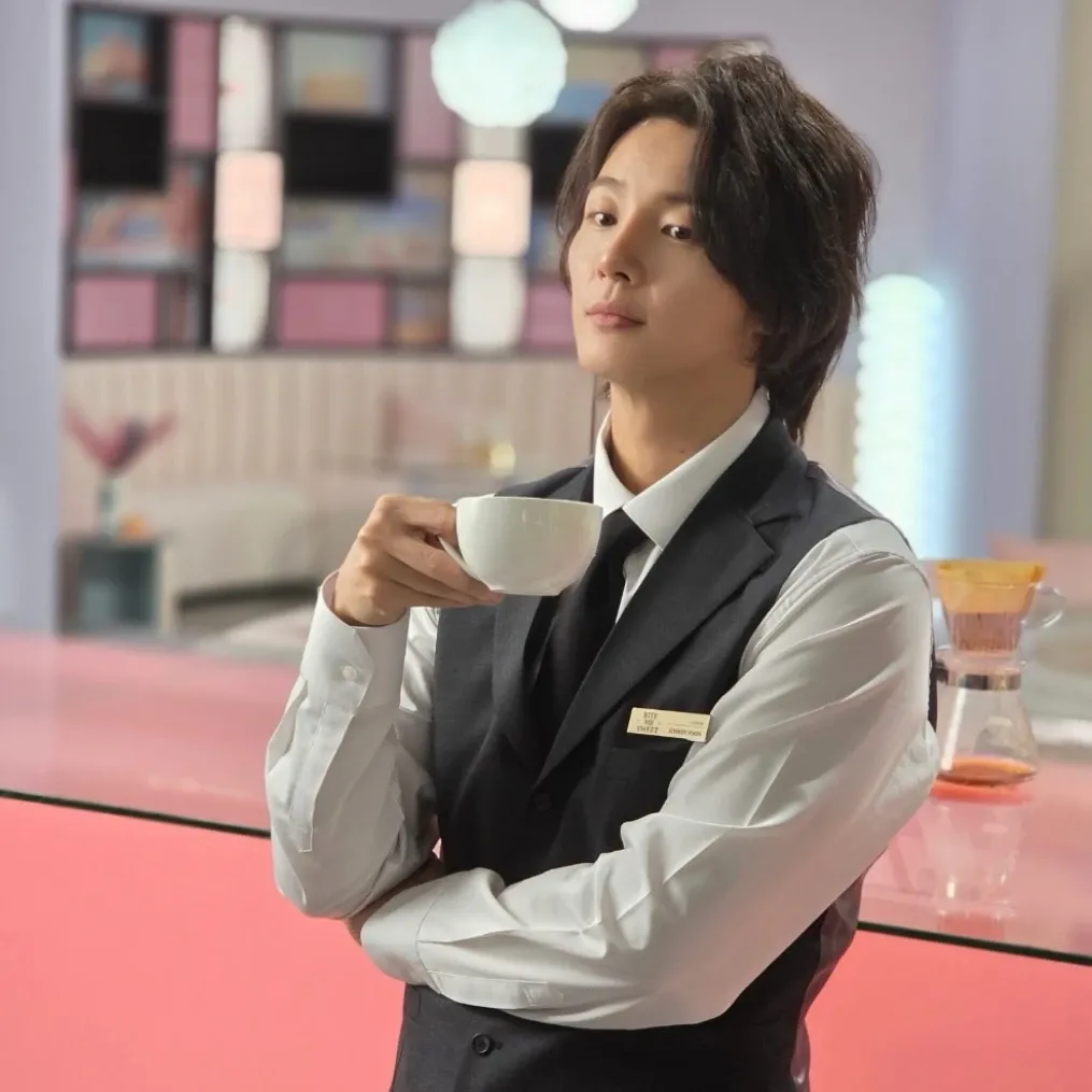 Behind-the-scenes cut of Yoon Shiyoon