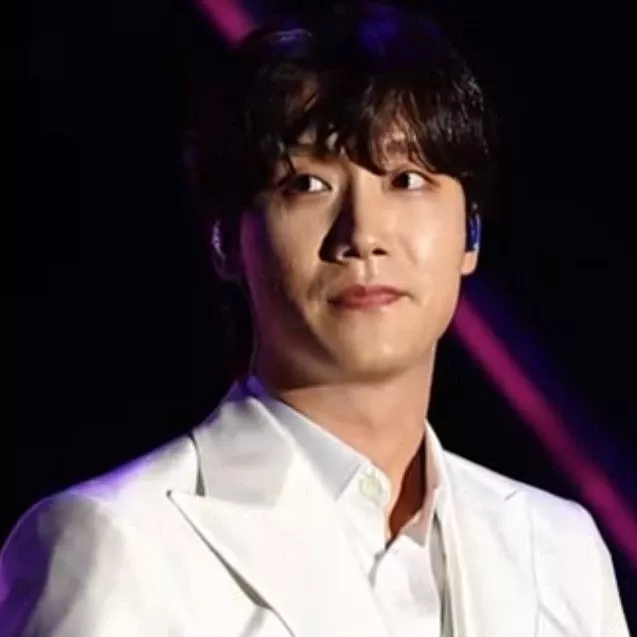 Recent activity shot of Choi Woojin