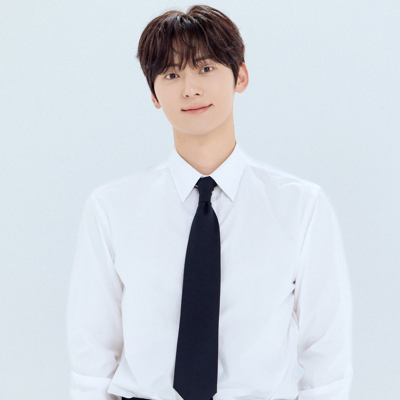 황민현의 비하인드 컷