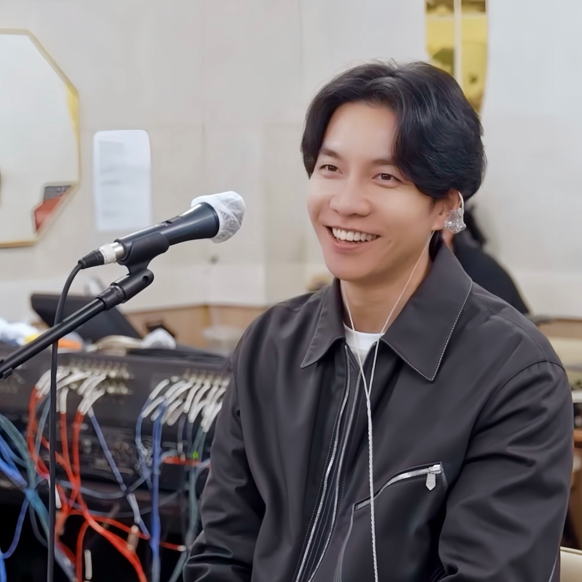 Momen yang diabadikan oleh penggemar Lee Seunggi