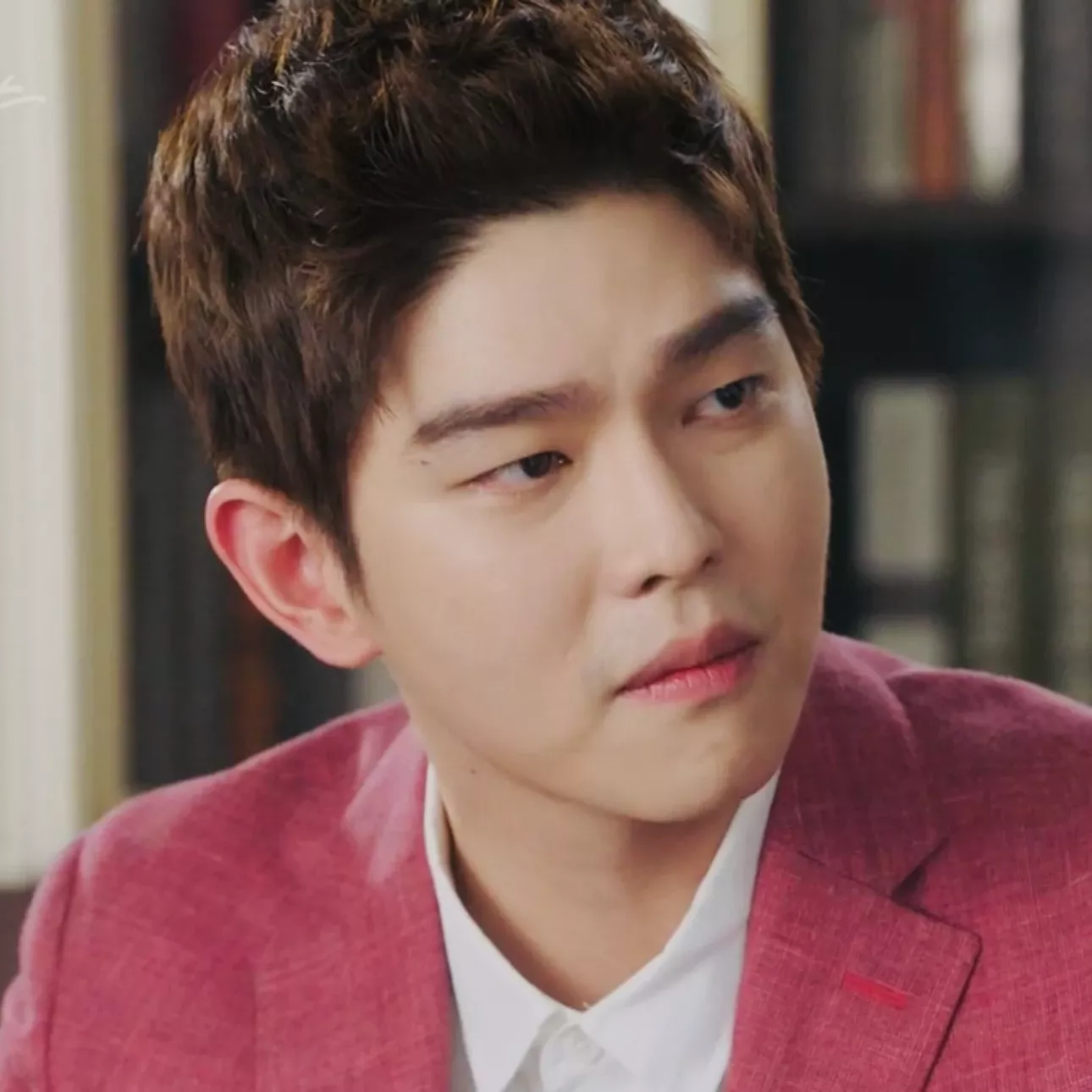Behind-the-scenes cut of Yoon Kyunsang
