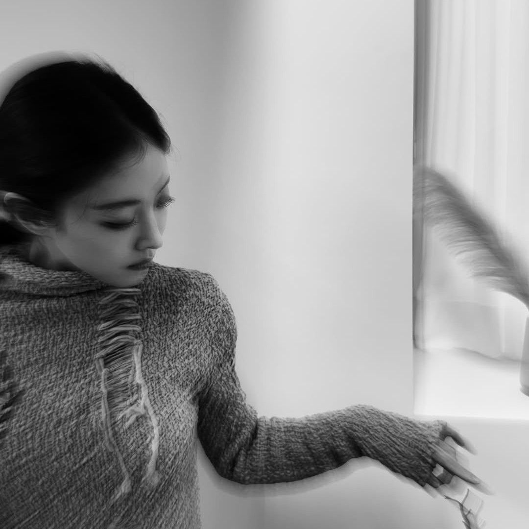 Behind-the-scenes cut of Lee Seyoung