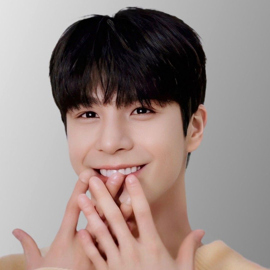 Recent activity shot of Jeong Dongwon