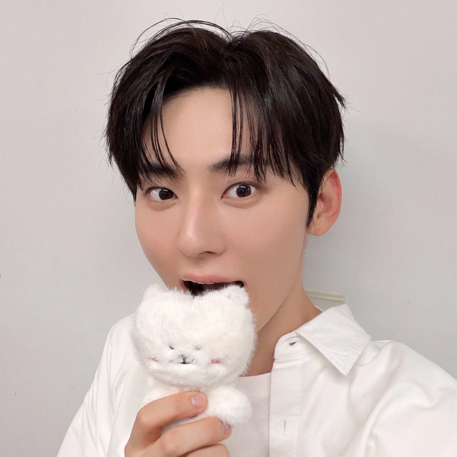 A moment captured by a fan of Hwang Minhyun