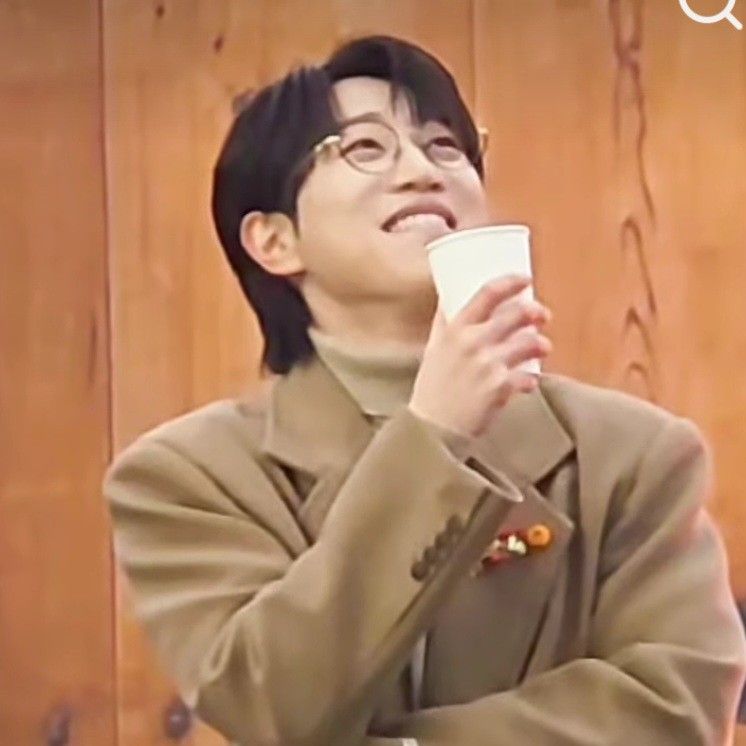 A moment captured by a fan of An Sunghoon