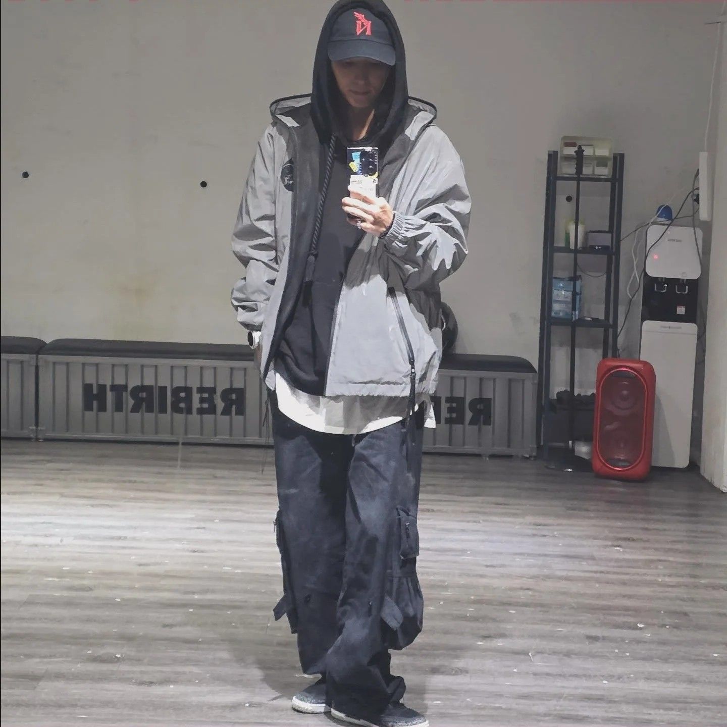 Cuplikan di balik layar dari Lee Joongi