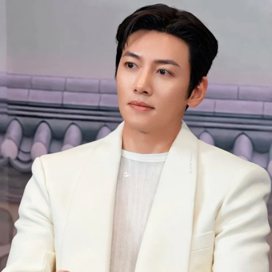 Latest photo of Ji Changwook