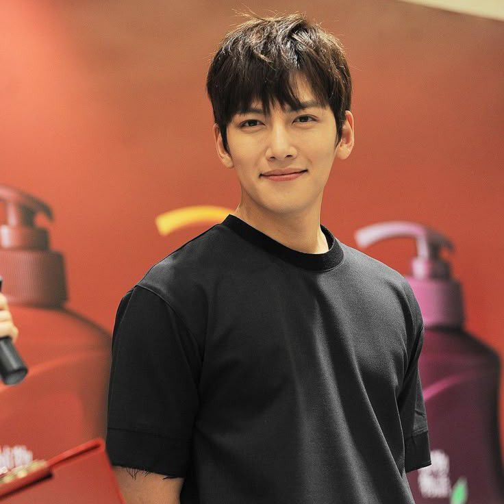 チ・チャンウクの最近の活動ショット