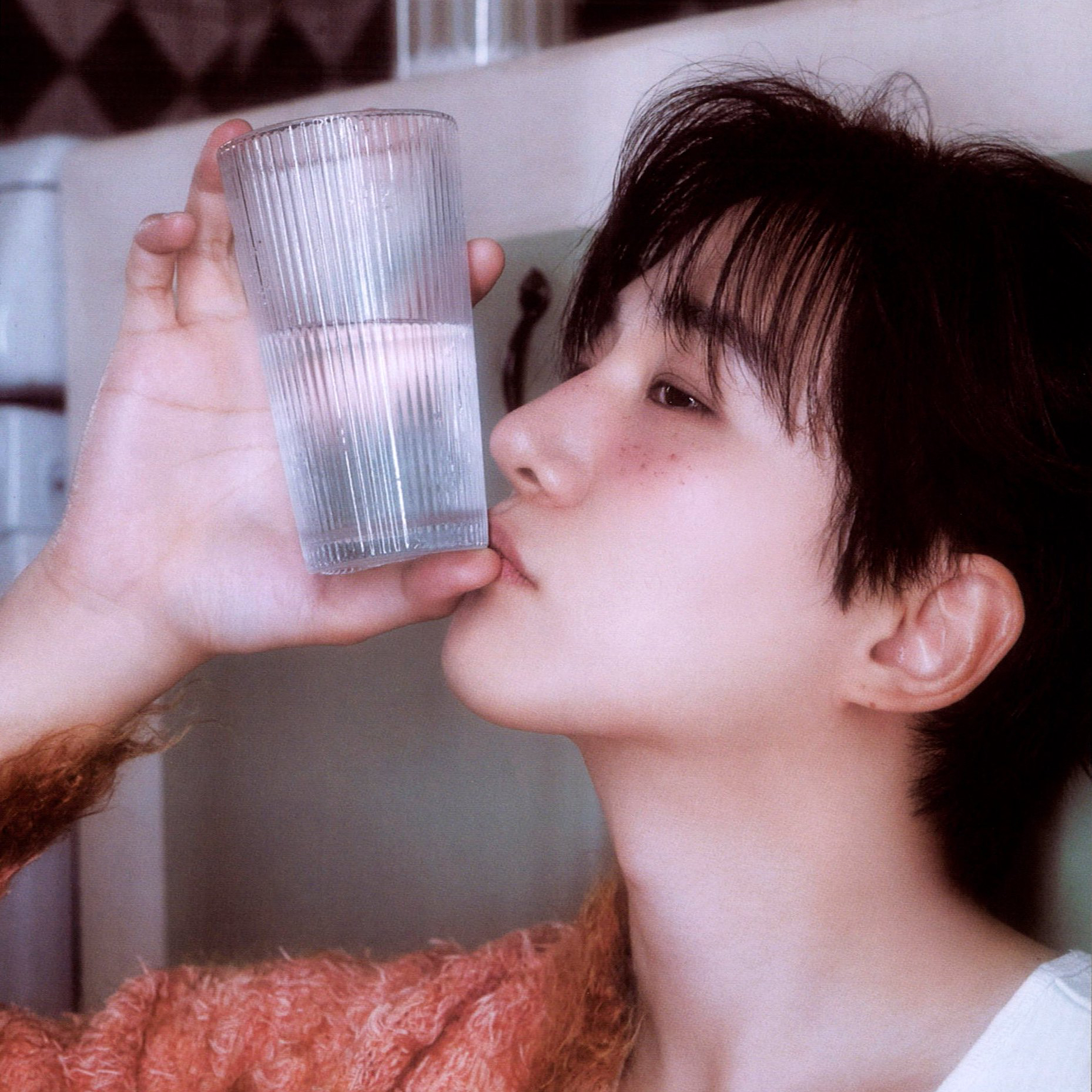 Behind-the-scenes cut of Lee Junho