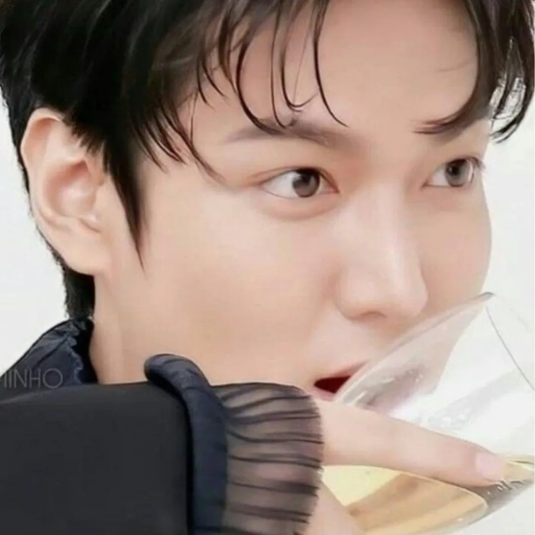 Behind-the-scenes cut of Lee Minho