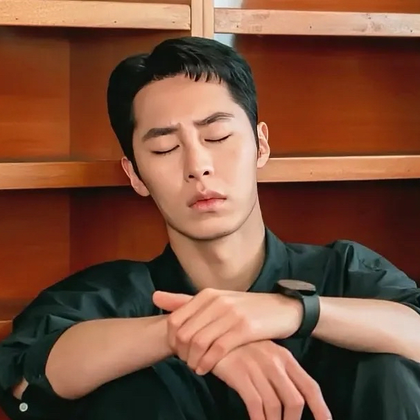 Recent activity shot of Lee Jaewook
