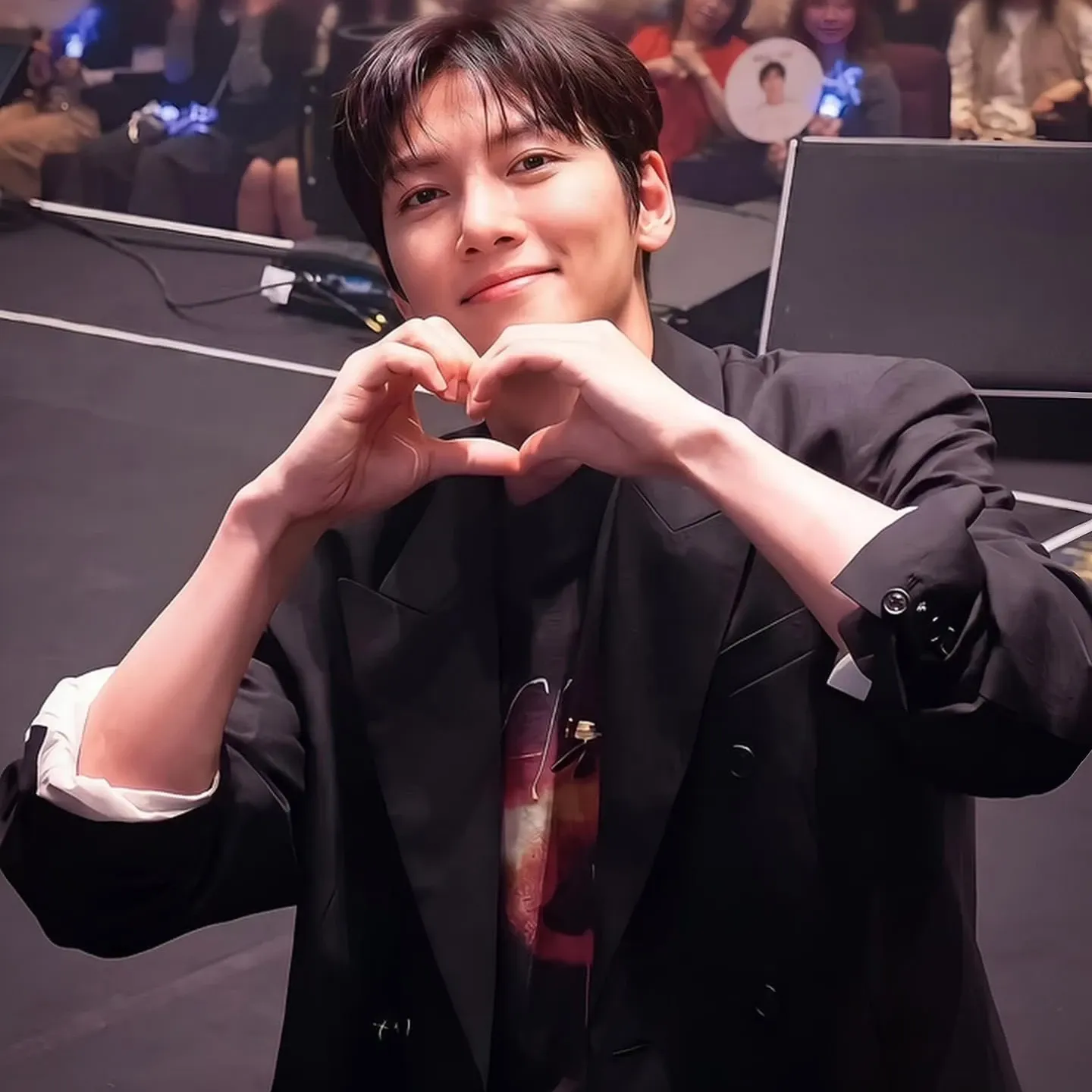 Behind-the-scenes cut of Ji Changwook