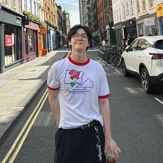 A moment captured by a fan of Suho