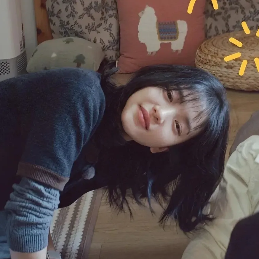 Behind-the-scenes cut of Kim Taeri