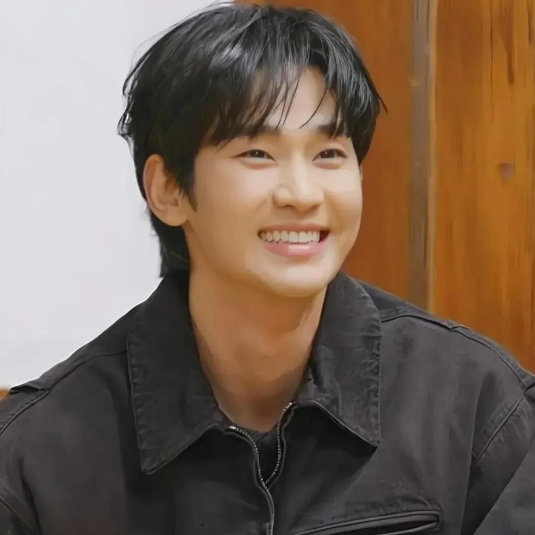 キム・スヒョンの最近の活動ショット