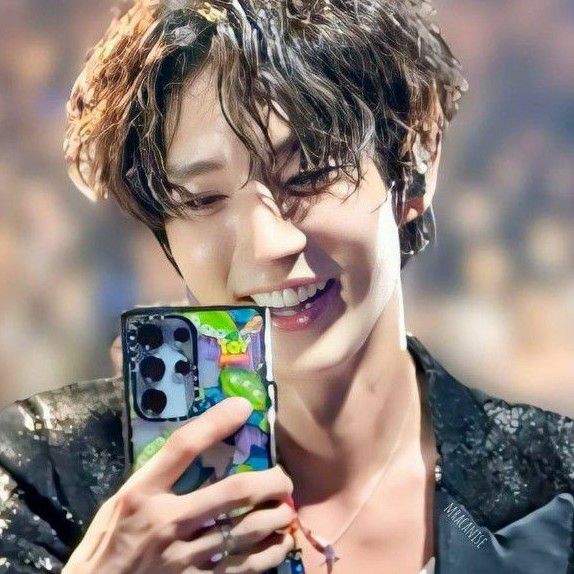 Behind-the-scenes cut of Lee Joongi