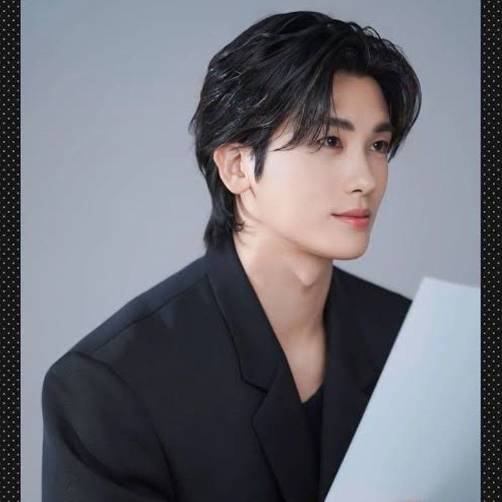 Behind-the-scenes cut of Park Hyungsik