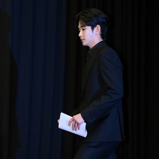 A moment captured by a fan of Kim Soohyun