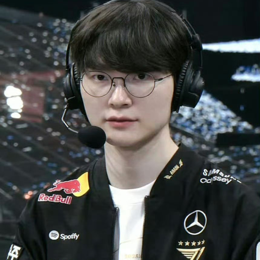 Latest photo of Faker