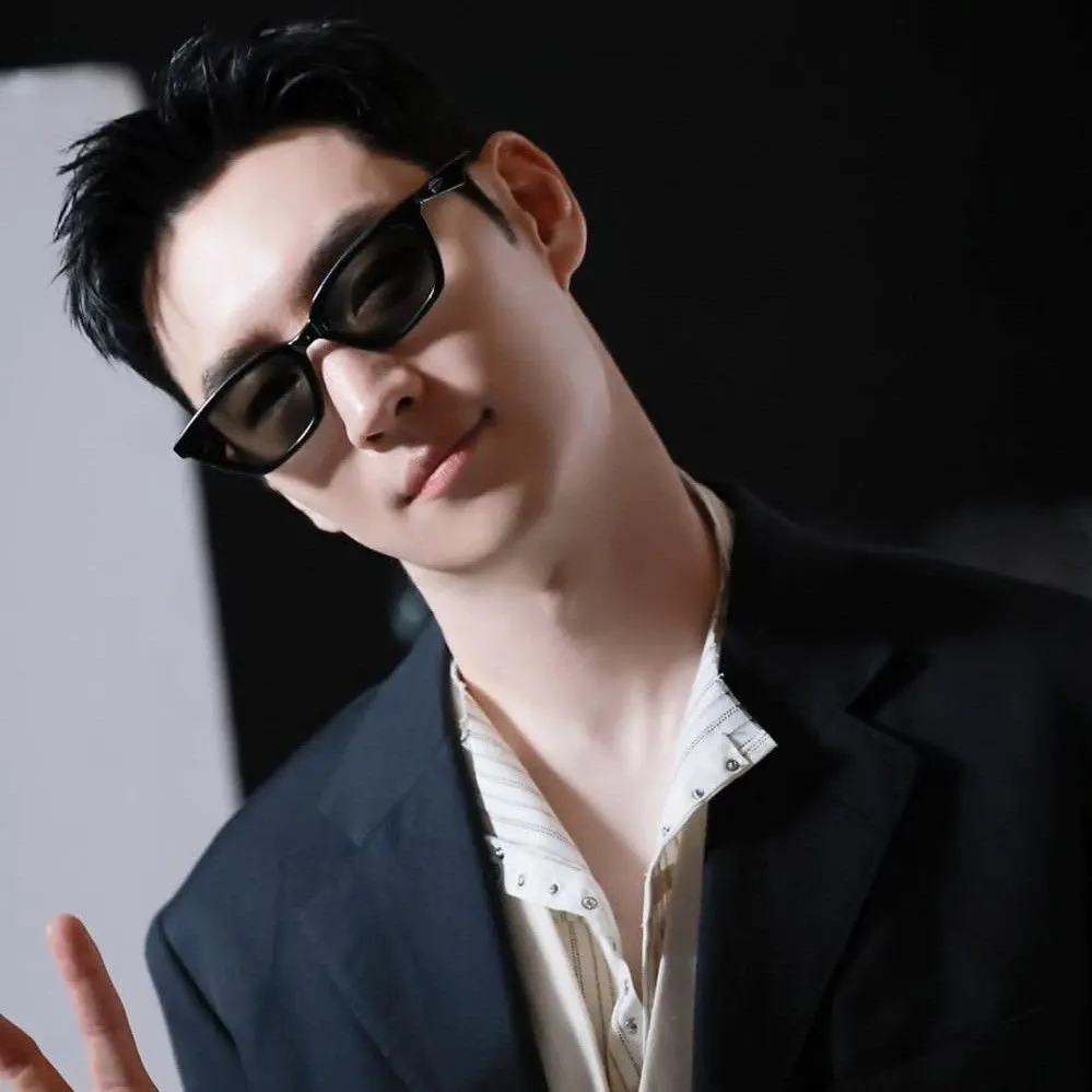 Behind-the-scenes cut of Lee Jaehoon