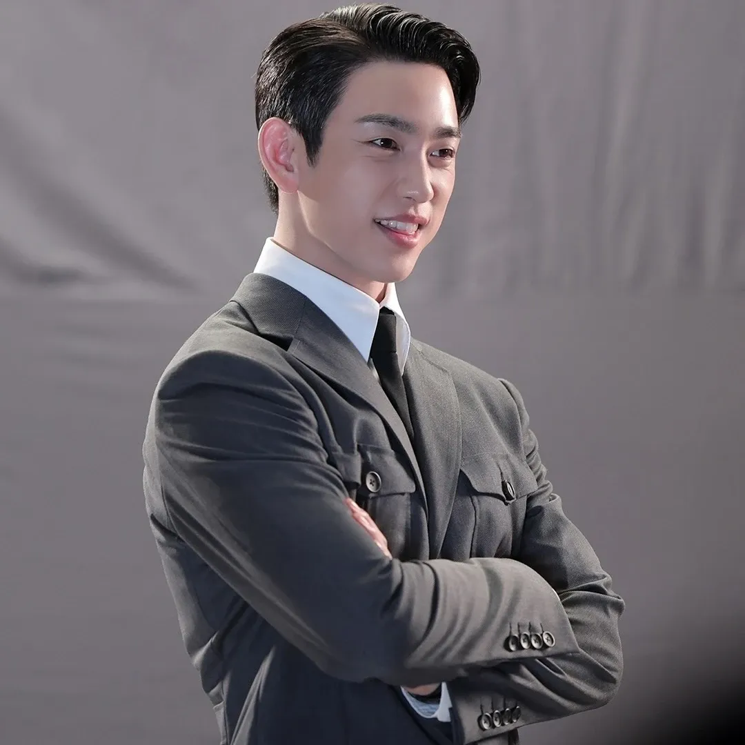 Momen yang diabadikan oleh penggemar Park Jinyoung
