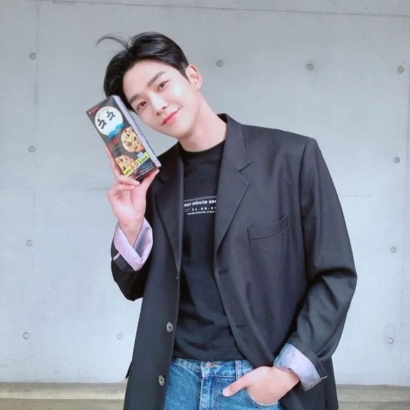 로운의 최신 사진