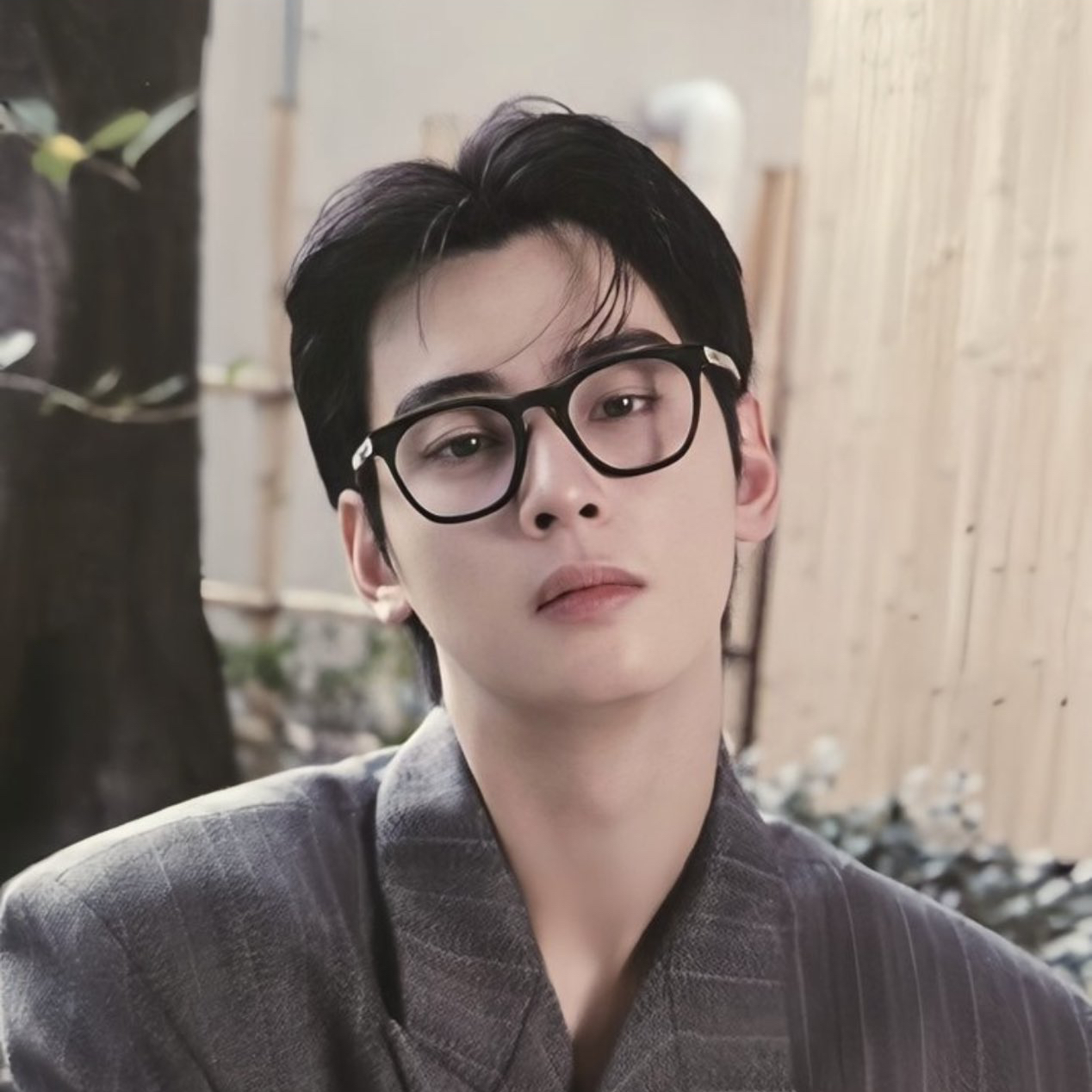 Behind-the-scenes cut of Cha Eunwoo