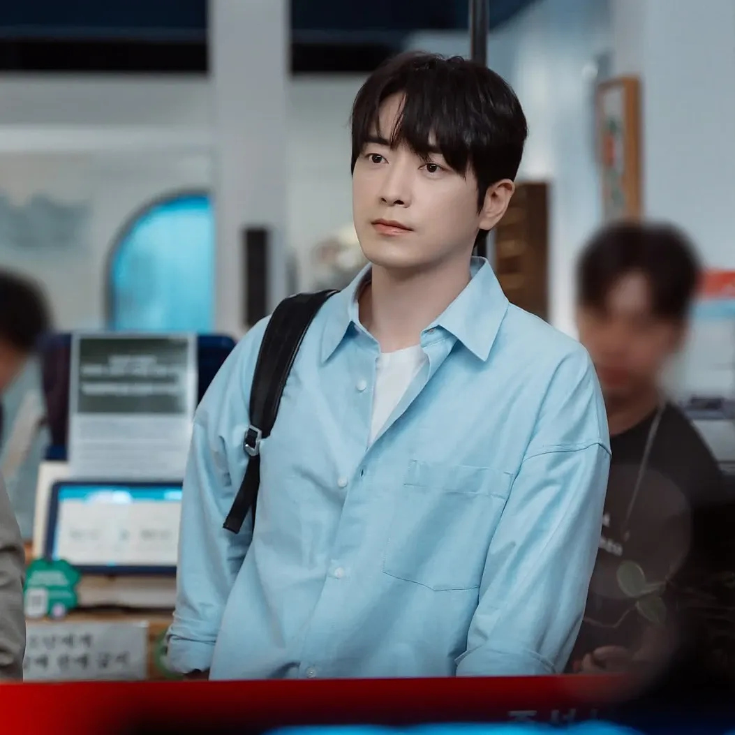 Behind-the-scenes cut of Lee Joonhyuk