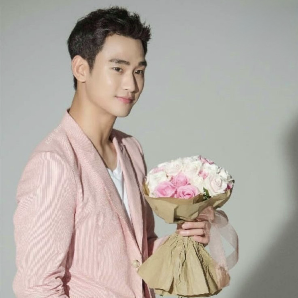 A moment captured by a fan of Kim Soohyun