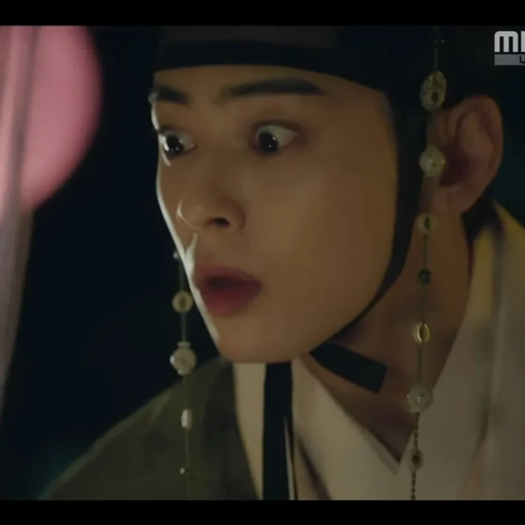 Recent activity shot of Cha Eunwoo