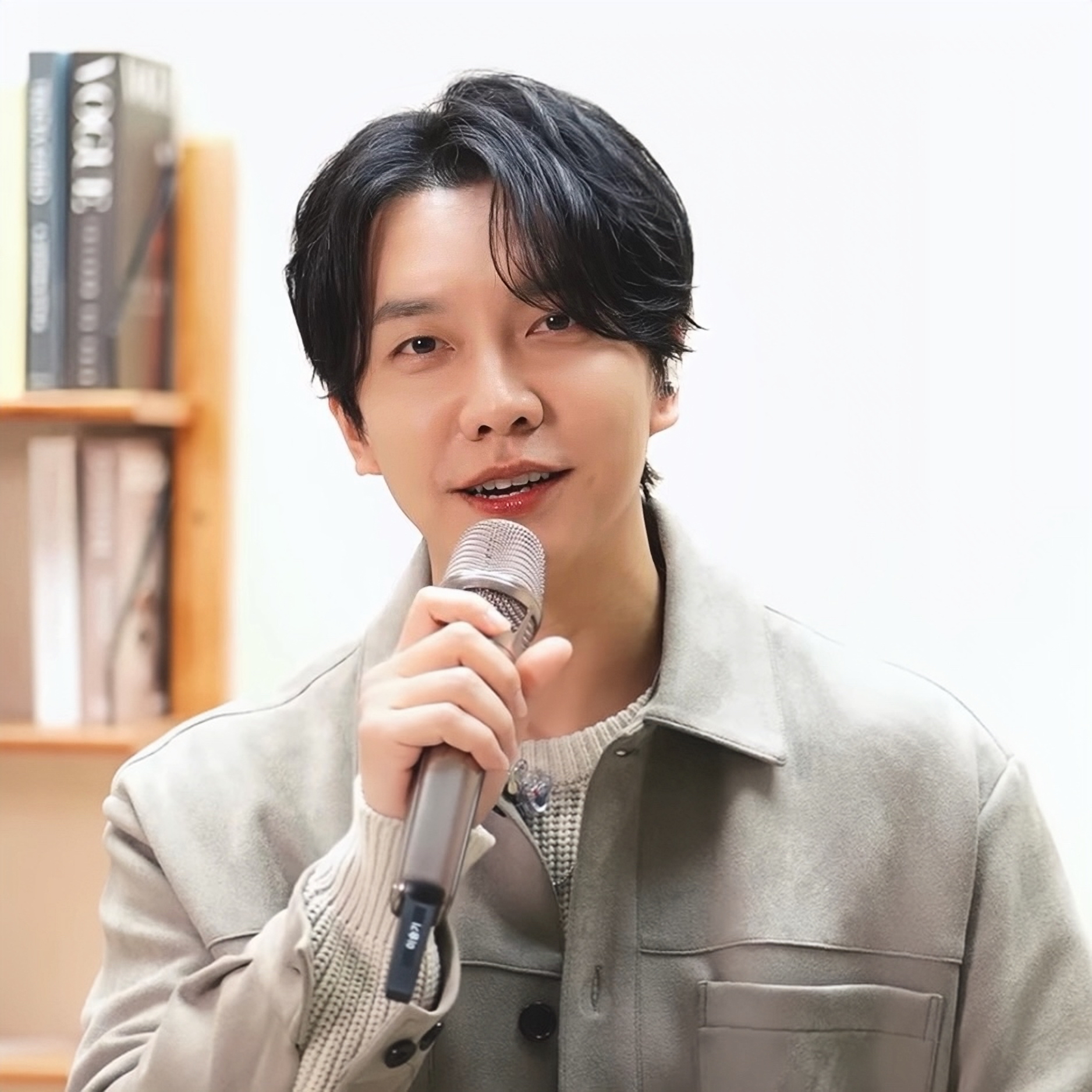 イ・スンギの最近の活動ショット