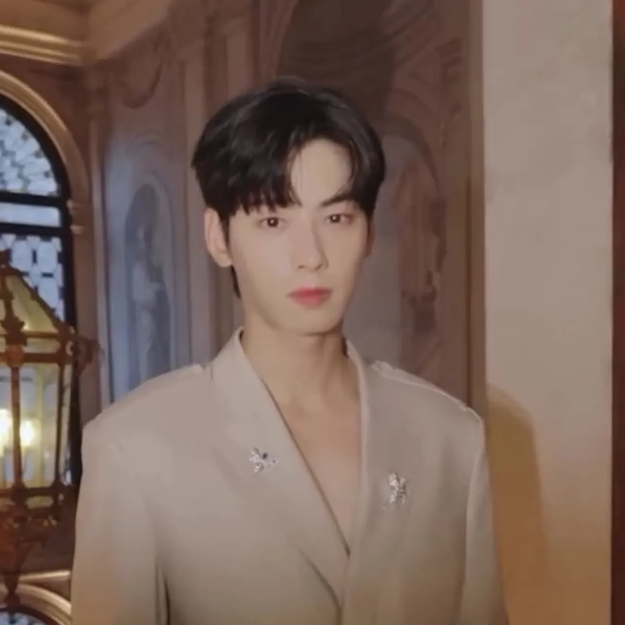 Behind-the-scenes cut of Cha Eunwoo