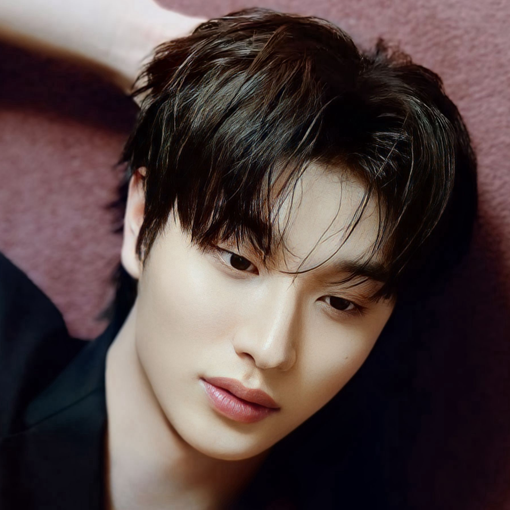 Behind-the-scenes cut of Kim Jaewon