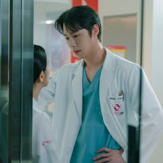 A moment captured by a fan of Lee Jaewook