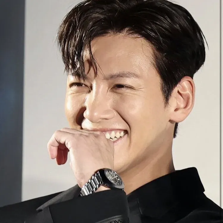 Behind-the-scenes cut of Ji Changwook
